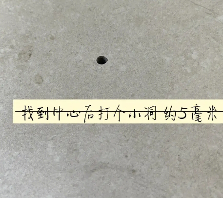 巴青瓷砖空鼓维修公司专业解答在瓷砖铺贴过程中，如果砂料搅拌不均匀，将会带来以下问题